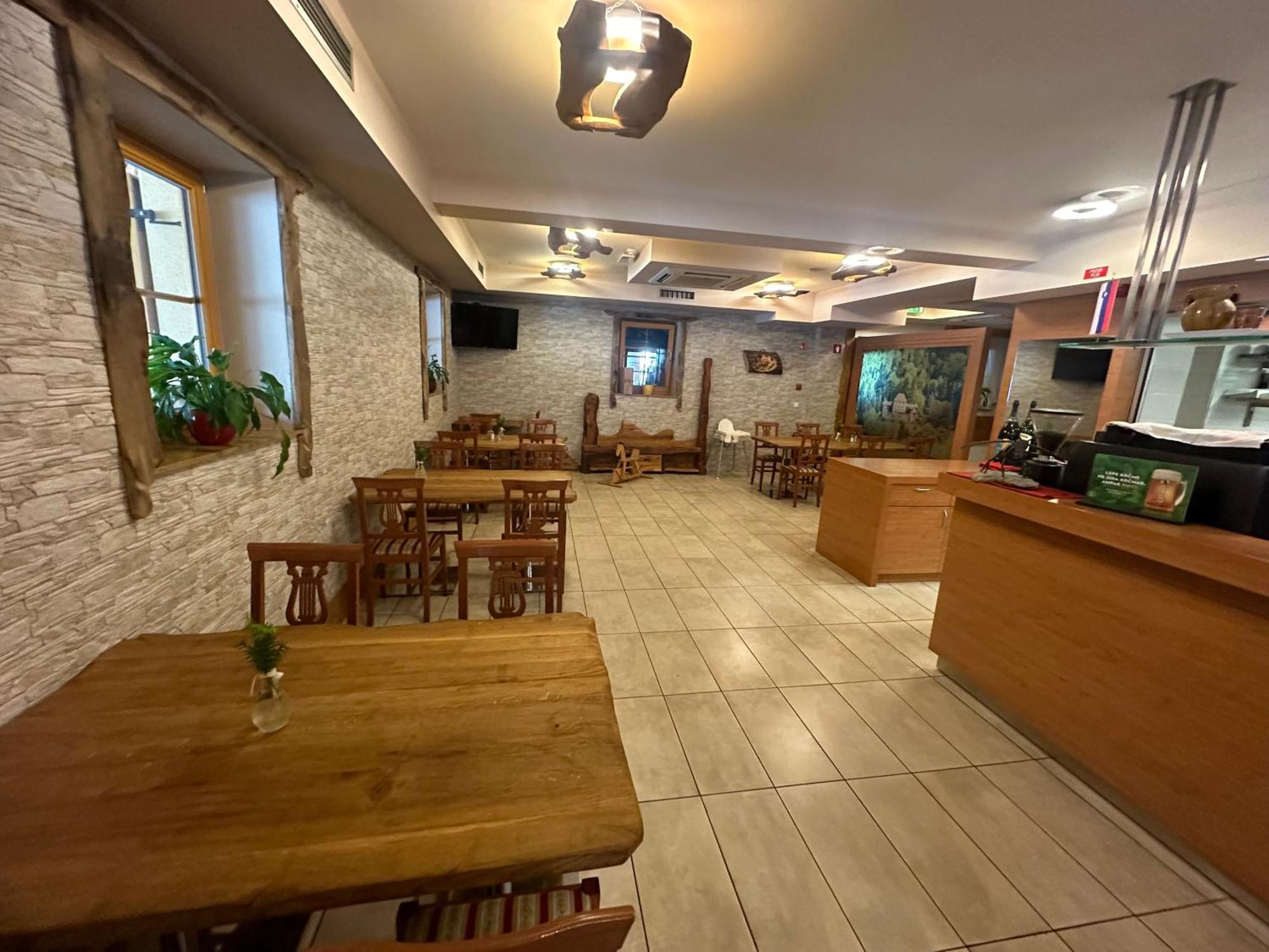 Domacija Vodnik & Apartments 戈雷尼斯卡地区采尔克列 外观 照片